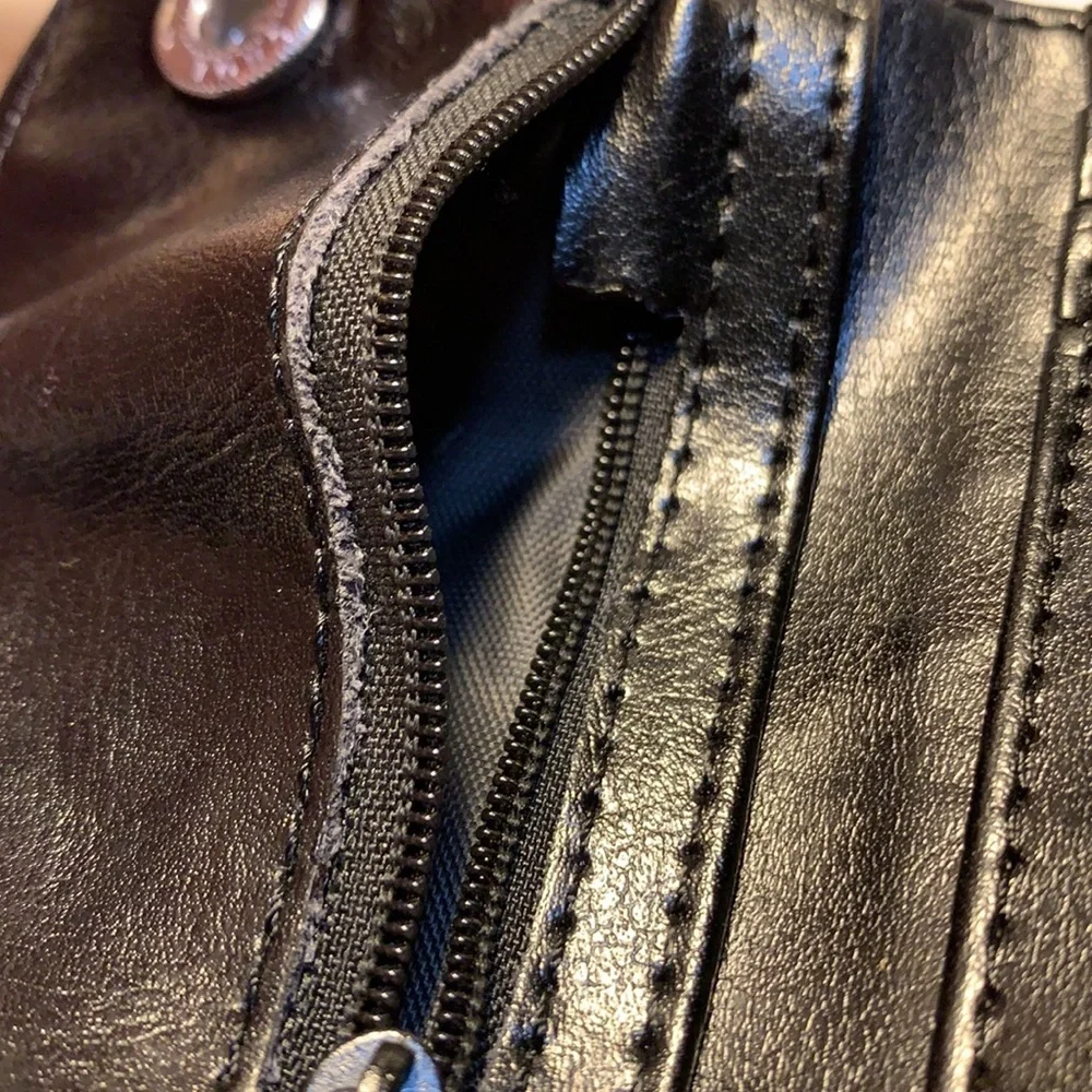 NWOT Scull/flames tri-fold real leather wallet - Picture 12 of 15